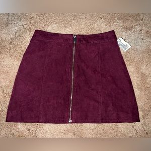 Burgundy zipper short skirt size Small